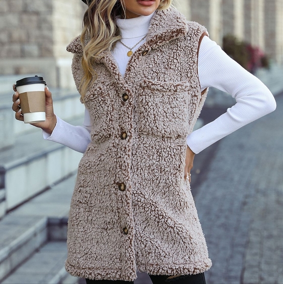 Arctic Allure Button-Down Sherpa Vest - Tan - Picture 4 of 4